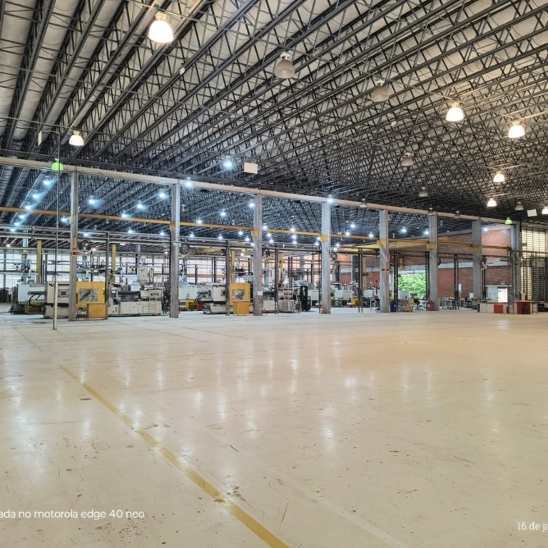 Instagram post from hebromleilao. This post is in position 3.