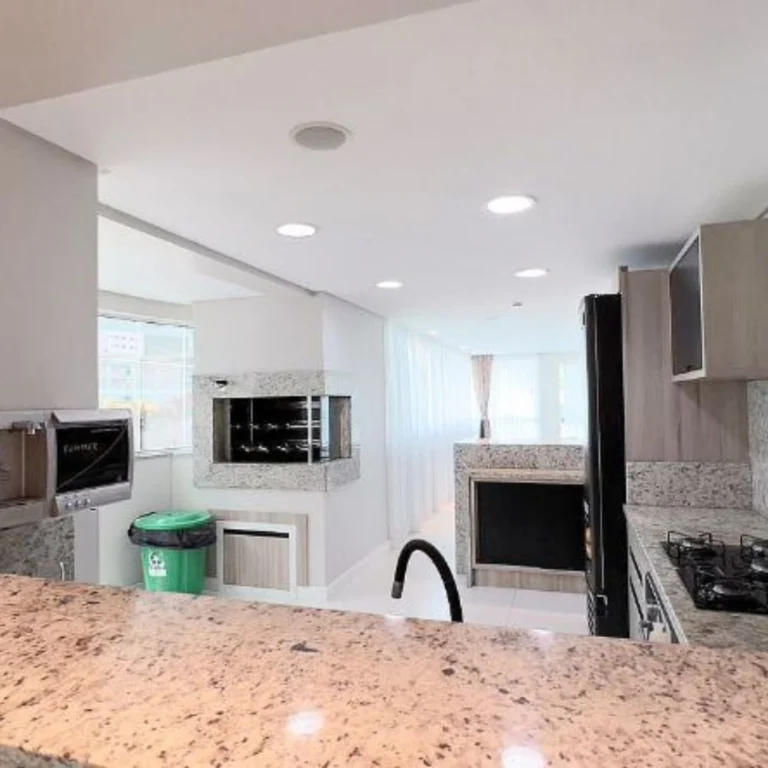 Instagram post from hebromleilao. This post is in position 1.